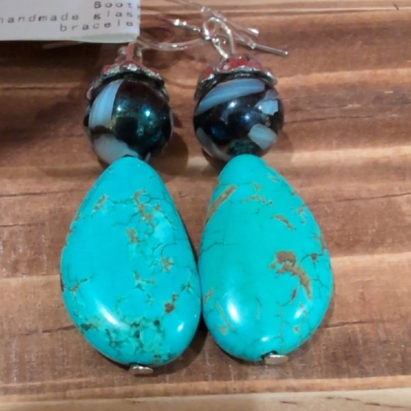 Turquoise and Black Dangle Earrings - Picture 4 of 4